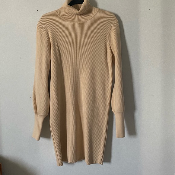 NWOT! GYPSY QUEEN Turtle Neck Dress - Picture 3 of 4